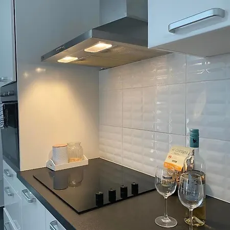 Prekrasan “marko” Sa Dvije Sobe