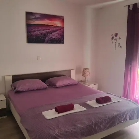 Prekrasan Apartman “marko” Sa Dvije Sobe Split