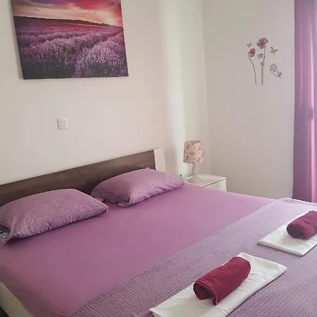 Prekrasan Apartman “marko” Sa Dvije Sobe Split